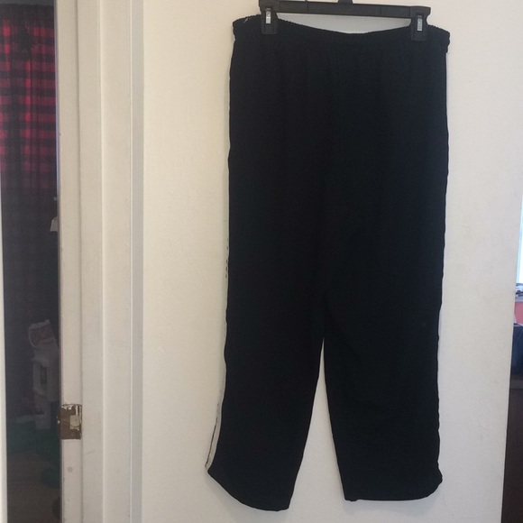 Maurice’s black Capri casual track style pants - Picture 4 of 6